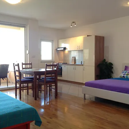 Homestay Gala Omis